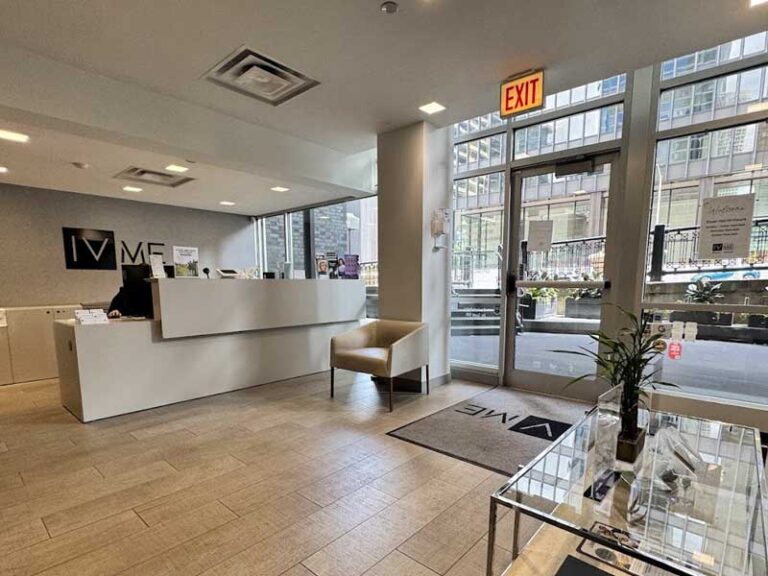 IV Me Chicago River North Interior 768x576